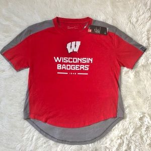 🆕New with tags UNDER ARMOR WISCONSIN BADGERS TOP